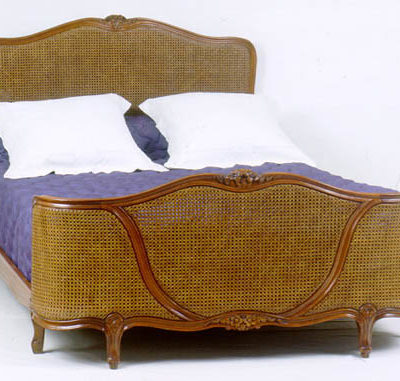 Lit Louis XV demi corbeille canne