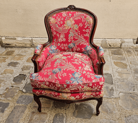 Bergère de style Louis XV, sculptures fleurs