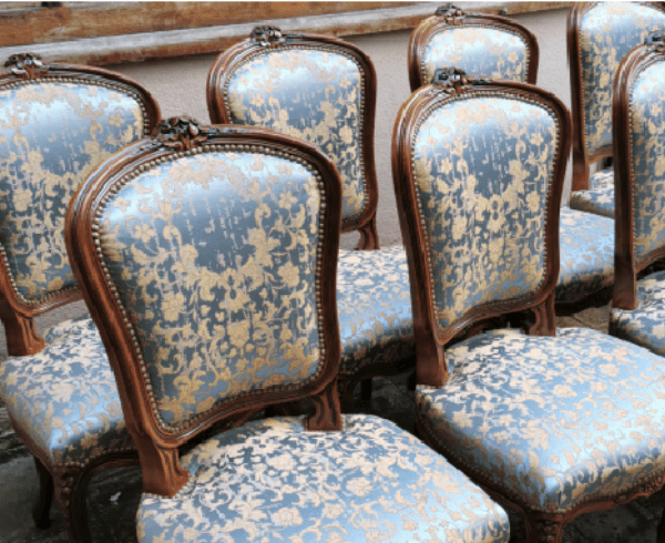 Chaises de style Louis XV à sculture fleur et tissu soierie