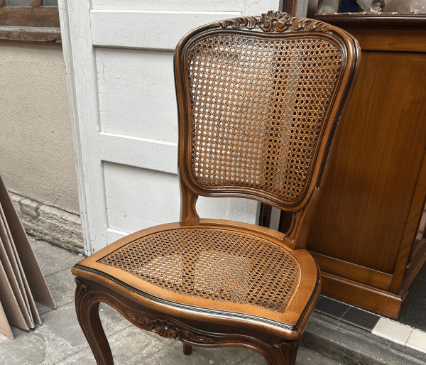 Chaise Louis XV canné, sculptures coquilles
