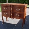 Commode de style Louis XV en merisier