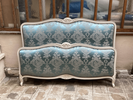 LIT D'ÉPOQUE LOUIS XV, MILIEU DU XVIIIE SIÈCLE | Christie's