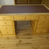 Bureau caisson en chêne et dessus cuir