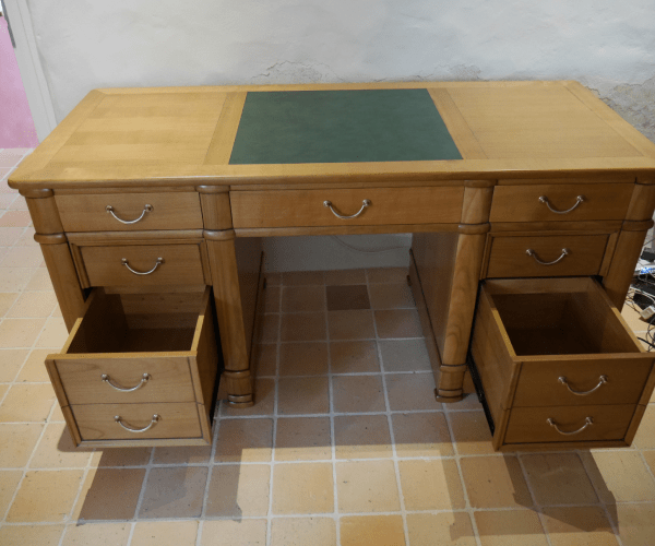 Bureau caisson en merisier et dessus cuir