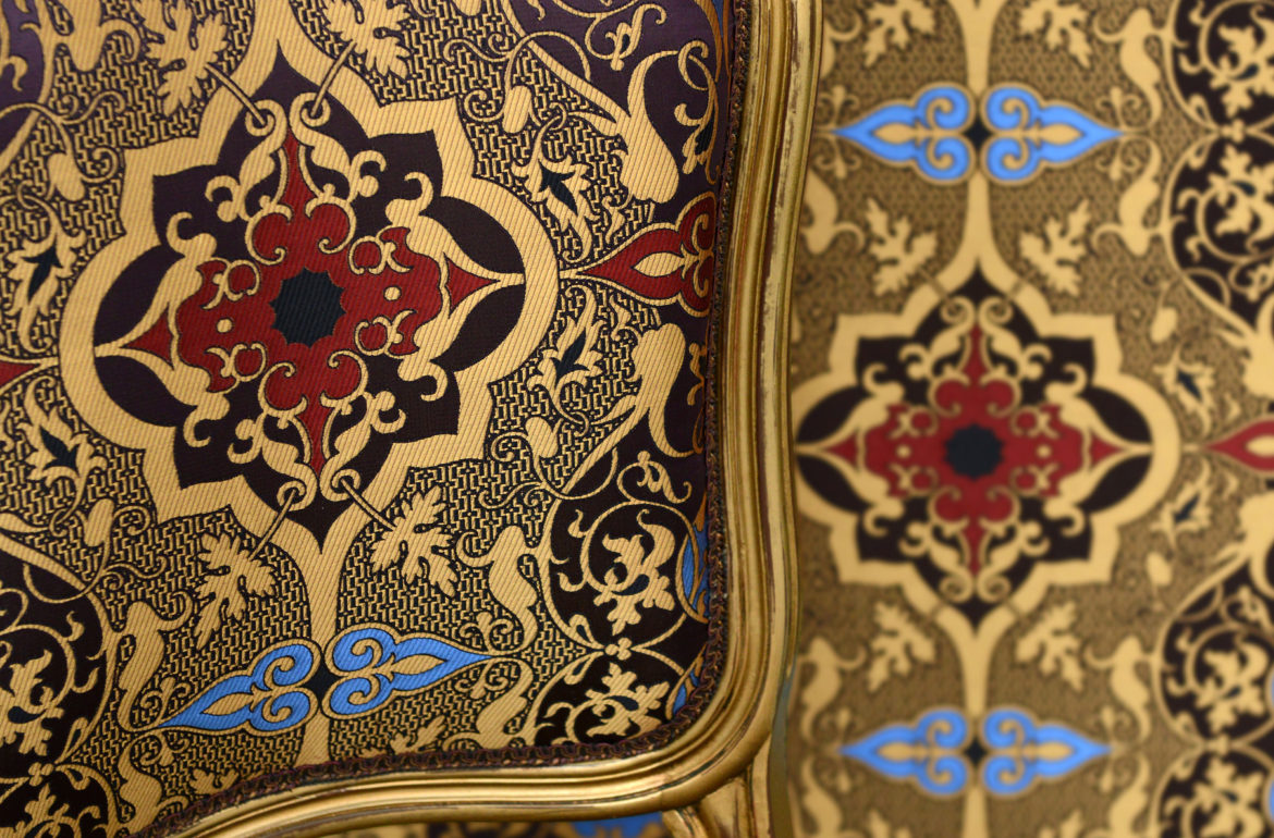 La chaise Tassanari par Lelièvre et Meubles Hummel