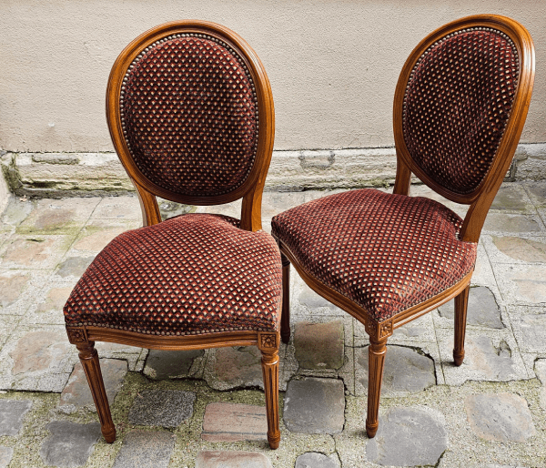Chaises médaillons de style Louis XVI