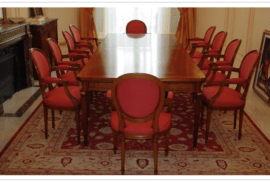 Salle à manger complète avec table et chaises de style Louis XVI