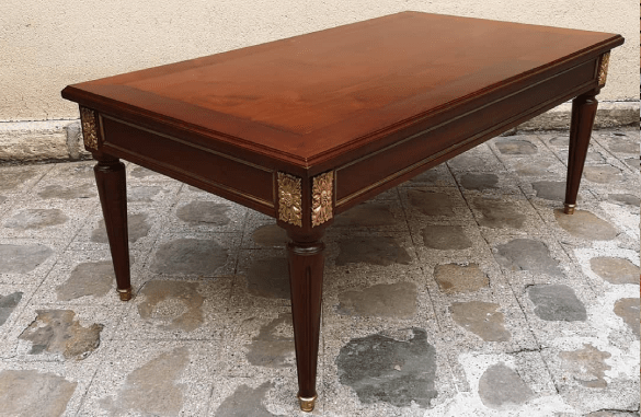 Table basse de style Louis XVI, en merisier avec bronzes