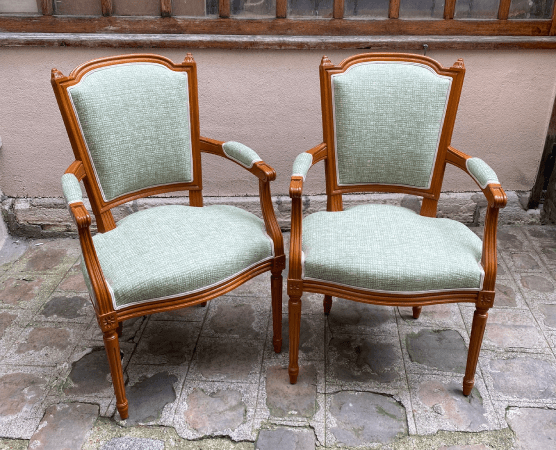 Fauteuils cabriolet Louis XVI Marie Antoinette à clochetons