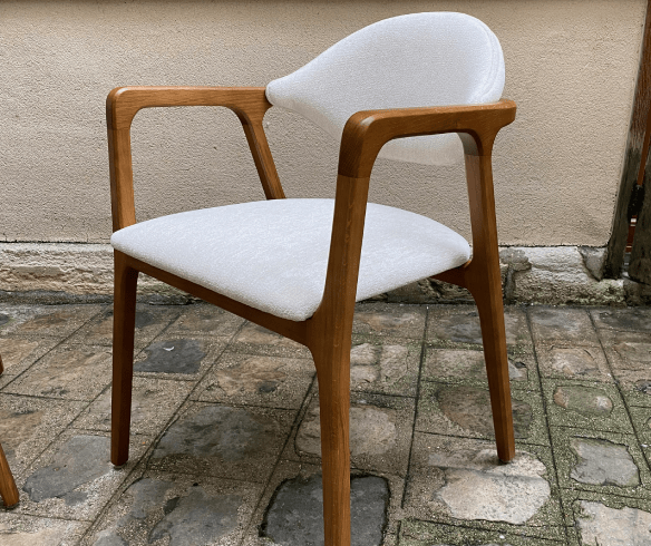 Fauteuil design en chêne et tissu