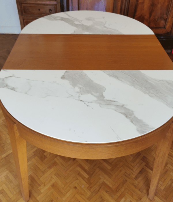 Table ronde extensible en chêne avec plateau céramique -Dasras, modèle Liseré