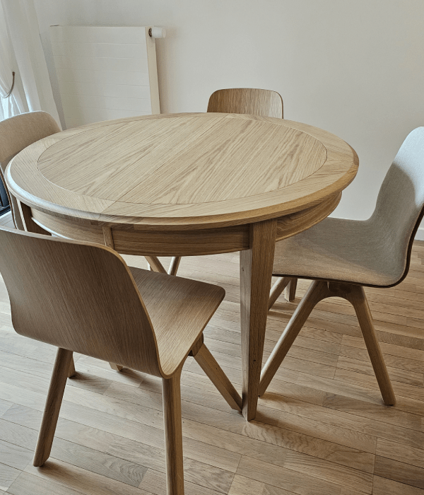 Table ronde en chêne massif extensible avec 2 allonges