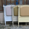 Lit de style Louis XVI à panneau bois, réalisé sur-mesure
