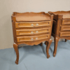 Chevets de style Louis XV moulurés, en merisier