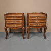 Chevets de style Louis XV moulurés, en merisier